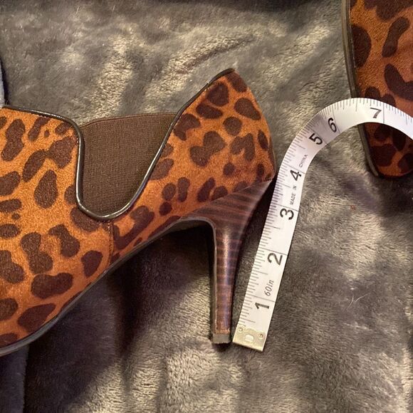 Safari Leopard Print Impo Stretch Heeled Booties Size 8 - Picture 4 of 9